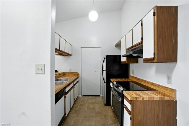 4178 Thalia Station CIR, Virginia Beach, VA 23452