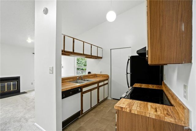 4178 Thalia Station CIR, Virginia Beach, VA 23452