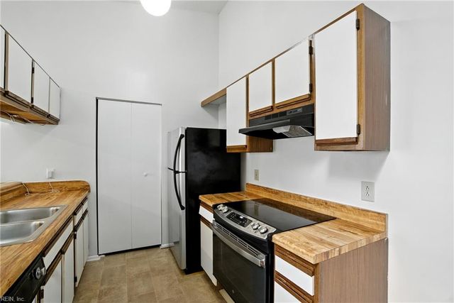 4178 Thalia Station CIR, Virginia Beach, VA 23452