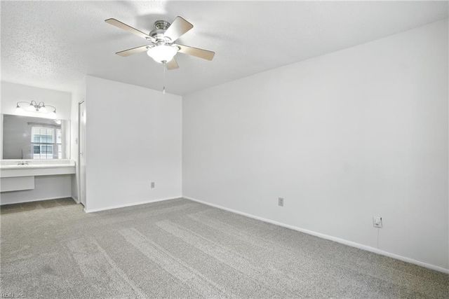 4178 Thalia Station CIR, Virginia Beach, VA 23452