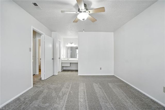 4178 Thalia Station CIR, Virginia Beach, VA 23452