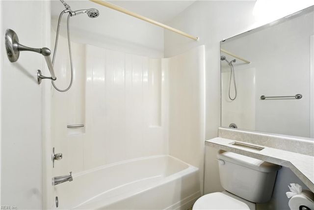 4178 Thalia Station CIR, Virginia Beach, VA 23452