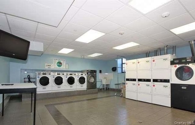 25 W Broadway 501, Long Beach, NY 11561