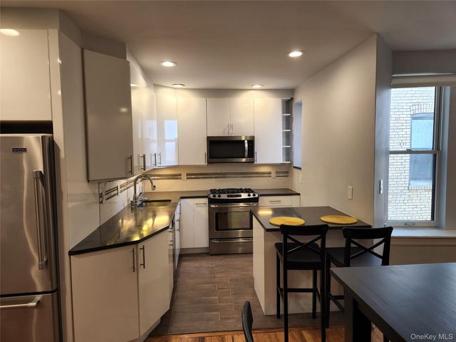 25 W Broadway 501, Long Beach, NY 11561