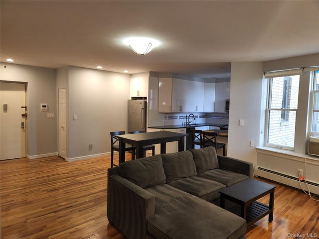 25 W Broadway 501, Long Beach, NY 11561