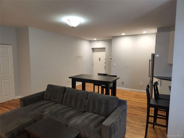 25 W Broadway 501, Long Beach, NY 11561