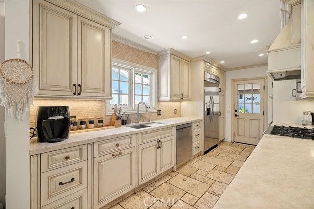 5330 Natick, Sherman Oaks, CA 91411