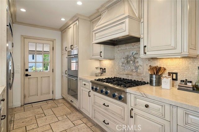 5330 Natick, Sherman Oaks, CA 91411