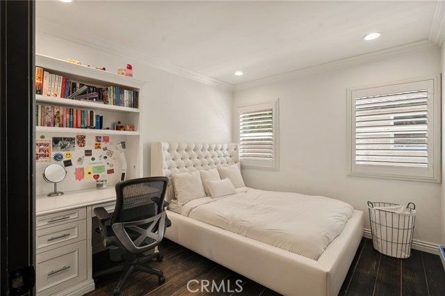 5330 Natick, Sherman Oaks, CA 91411