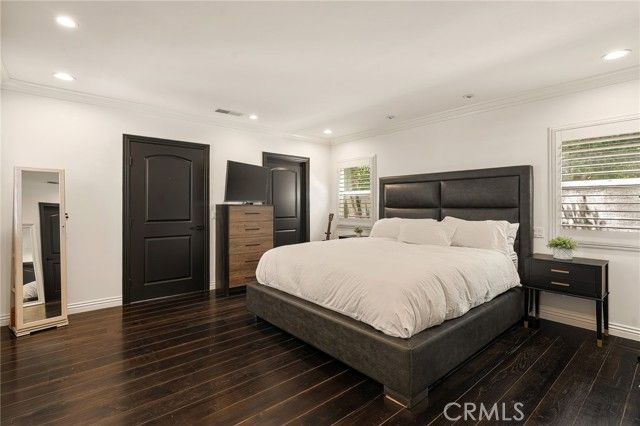 5330 Natick, Sherman Oaks, CA 91411