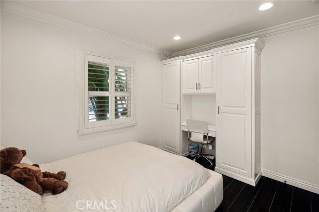 5330 Natick, Sherman Oaks, CA 91411