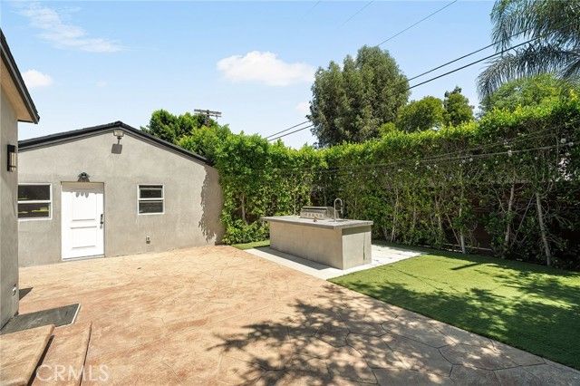 5330 Natick, Sherman Oaks, CA 91411