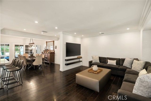 5330 Natick, Sherman Oaks, CA 91411