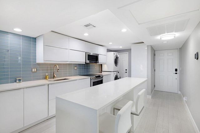 155 ISLE OF VENICE Drive 501, Fort Lauderdale, FL 33301