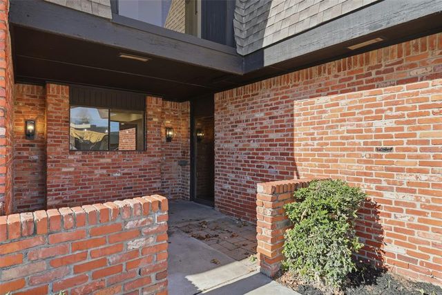 7919 Lakehurst Drive, Oklahoma City, OK 73120