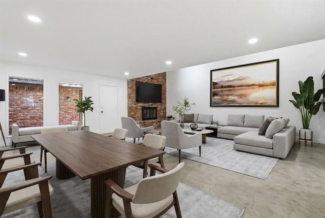 7919 Lakehurst Drive, Oklahoma City, OK 73120