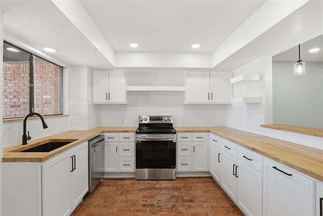 7919 Lakehurst Drive, Oklahoma City, OK 73120