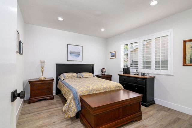 12357 Lomica Dr, San Diego, CA 92128