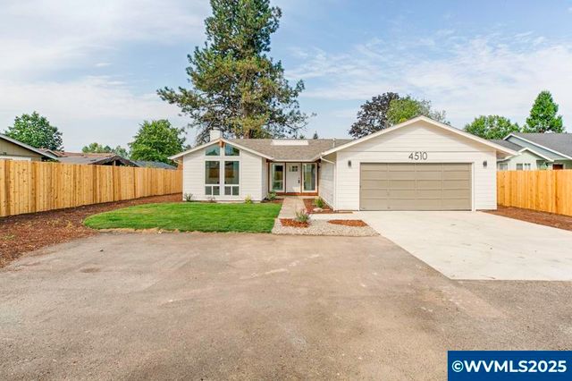 4510 Swallow Ct NE, Salem, OR 97301