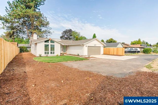4510 Swallow Ct NE, Salem, OR 97301