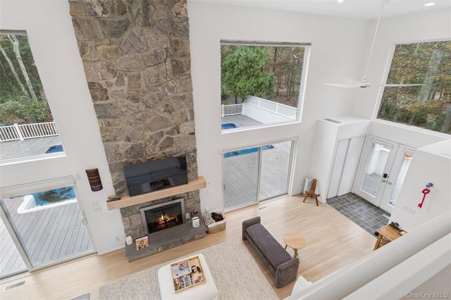 17 Lyme Lane, East Hampton, NY 11937