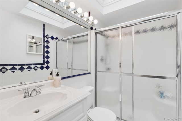 17 Lyme Lane, East Hampton, NY 11937