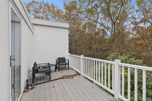 17 Lyme Lane, East Hampton, NY 11937