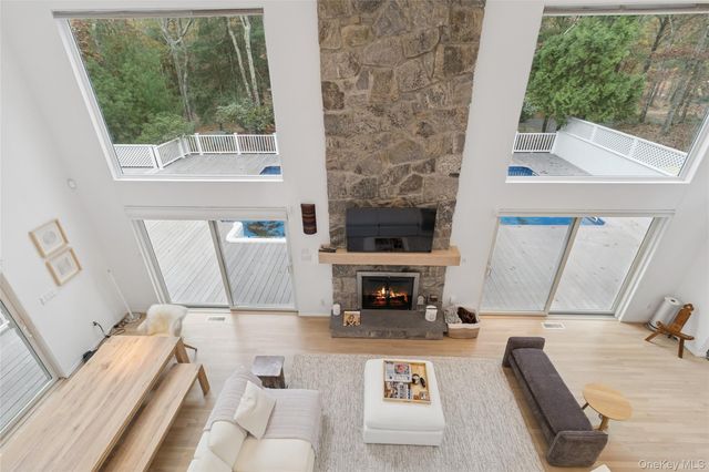 17 Lyme Lane, East Hampton, NY 11937