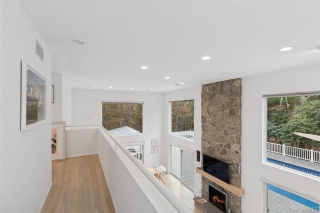 17 Lyme Lane, East Hampton, NY 11937