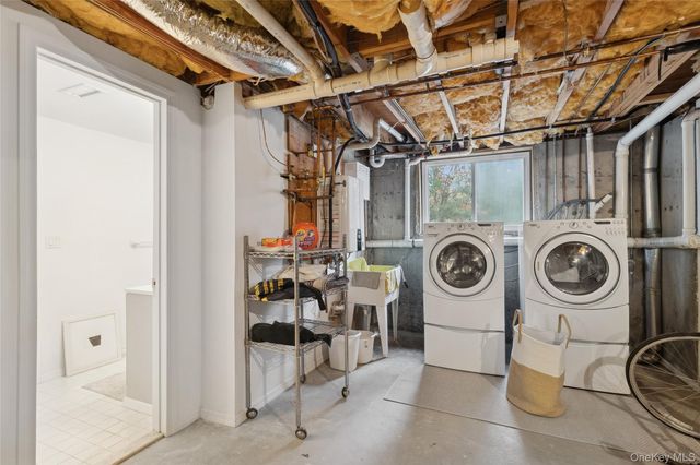 17 Lyme Lane, East Hampton, NY 11937