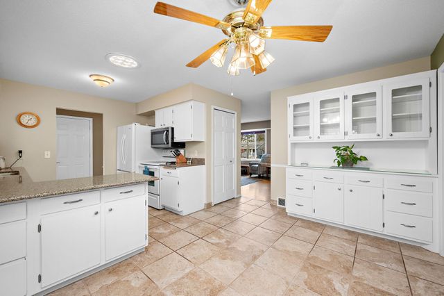 4969 Zealand Avenue N, New Hope, MN 55428
