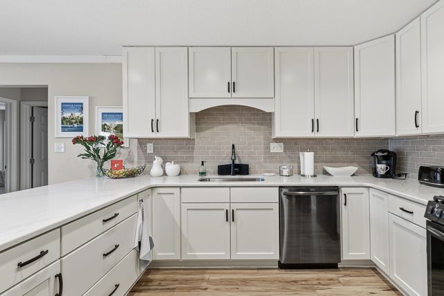 12 Thornwood Court 0, Moline, IL 61265