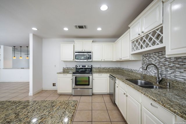 3322 CARNABY CREEK DR, San Antonio, TX 78247