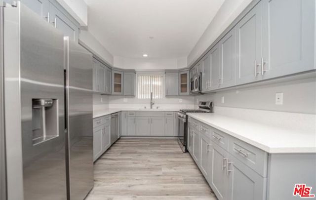 1348 E Vernon Avenue, Los Angeles, CA 90011