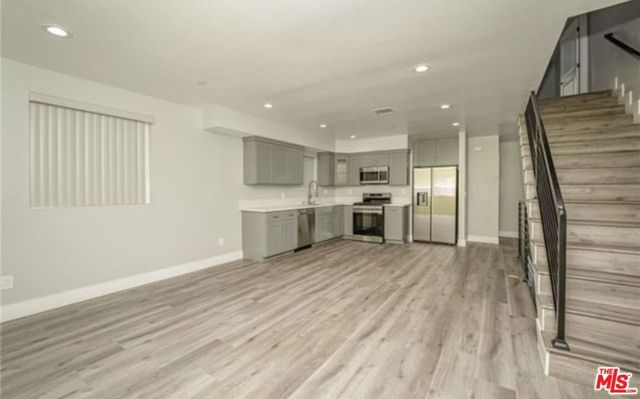 1348 E Vernon Avenue, Los Angeles, CA 90011