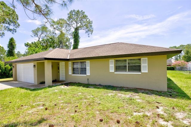 306 Lark Terrace, Sebring, FL 33872