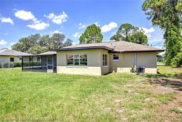 306 Lark Terrace, Sebring, FL 33872