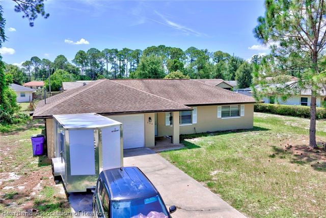 306 Lark Terrace, Sebring, FL 33872