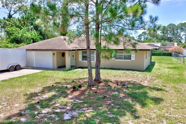 306 Lark Terrace, Sebring, FL 33872