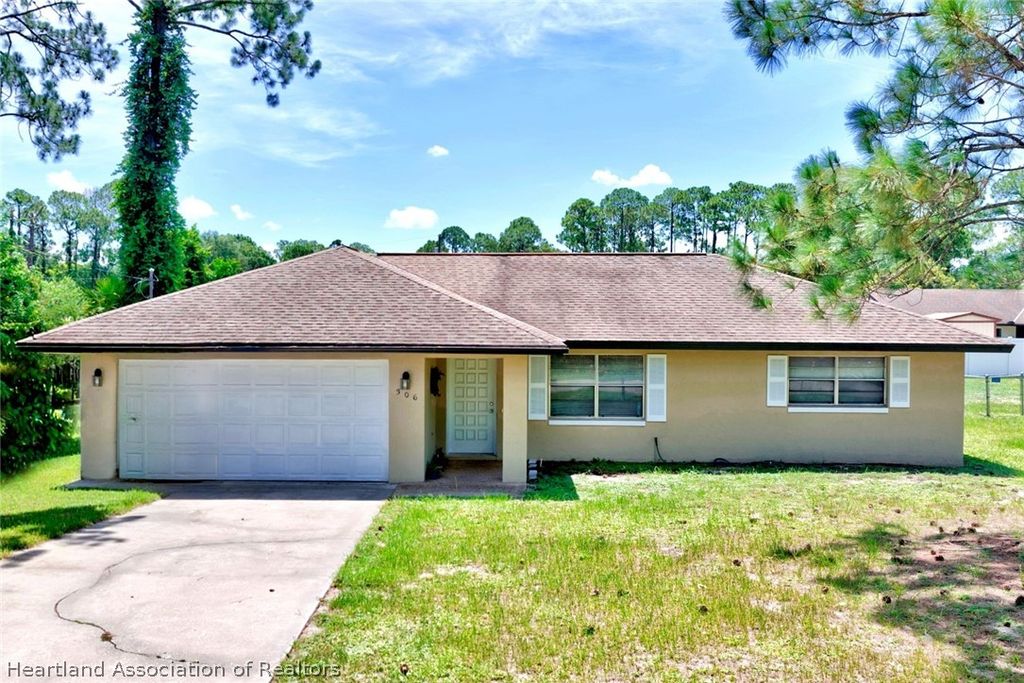 306 Lark Terrace, Sebring, FL 33872
