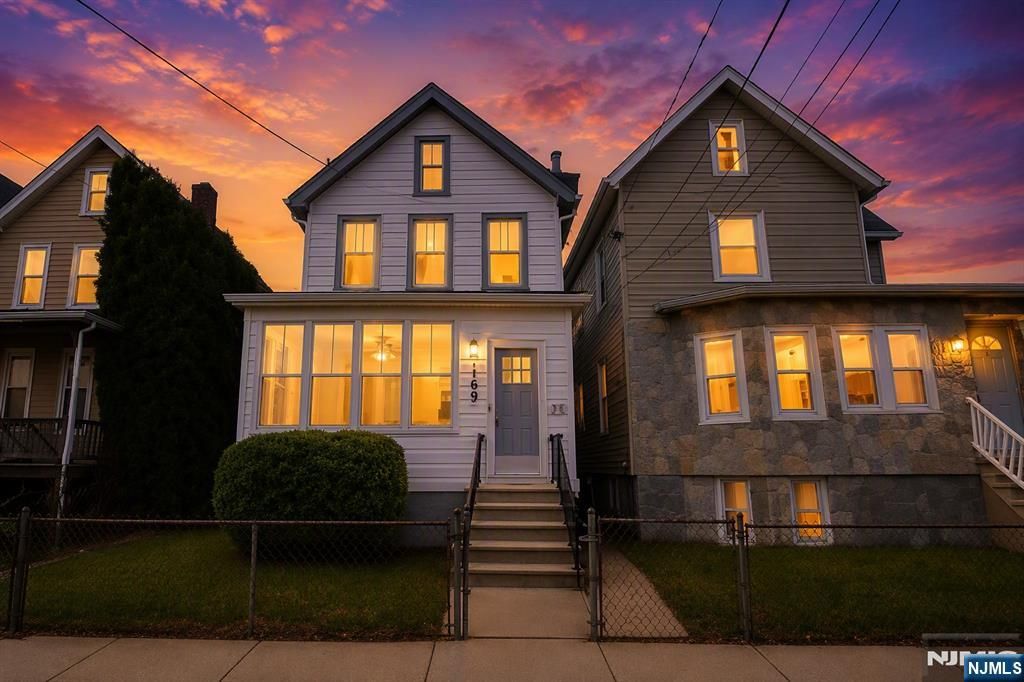 169 Oakwood Place, Orange, NJ 07050