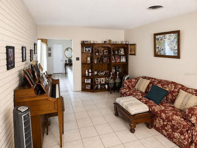6035 7TH STREET S, St Petersburg, FL 33705