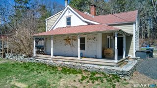3 Woodstock Avenue West, Putnam, CT 06260