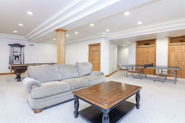 8124 Glenbrook Place, Tinley Park, IL 60487