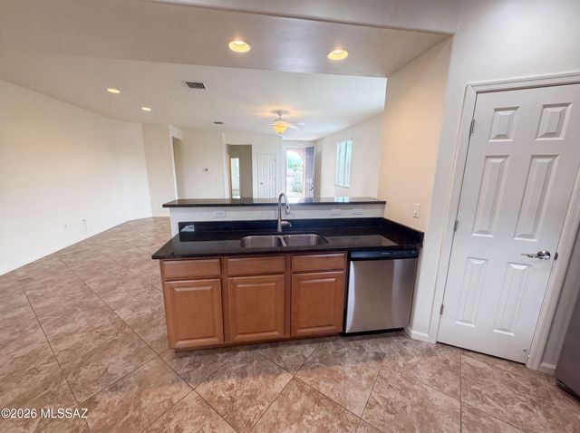 11339 E Glowing Sunset Drive, Tucson, AZ 85747