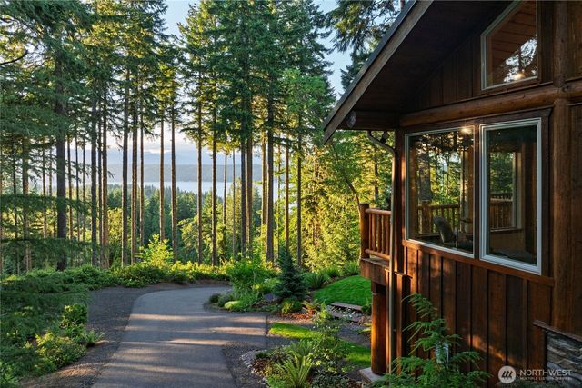31 E Bowsprit Lane, Union, WA 98592