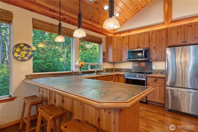 31 E Bowsprit Lane, Union, WA 98592