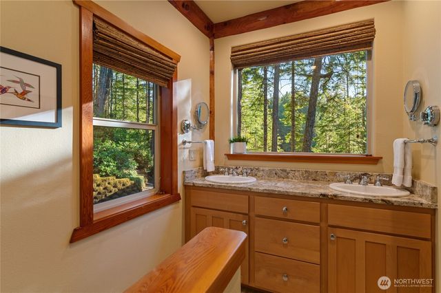 31 E Bowsprit Lane, Union, WA 98592