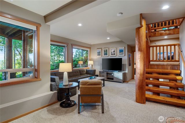 31 E Bowsprit Lane, Union, WA 98592