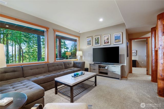 31 E Bowsprit Lane, Union, WA 98592